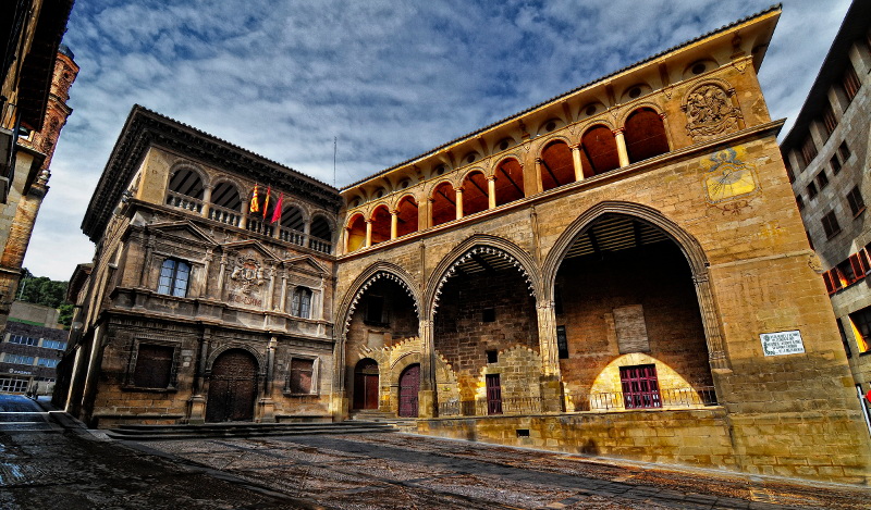 Detrás del Protocolo: Visita al Ayuntamiento de Alcañiz