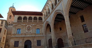 Edificio del Ayuntamiento de Alcañiz.