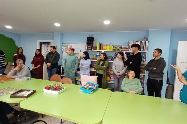 El alumnado de 2º de Asistencia a la Dirección visita la Asociación de Calatravos